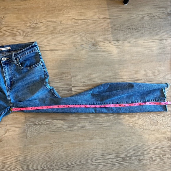 Levi’s 724 High Rise Straight Women’s Jeans size 26 medium wash Into The Groove - Picture 8 of 10